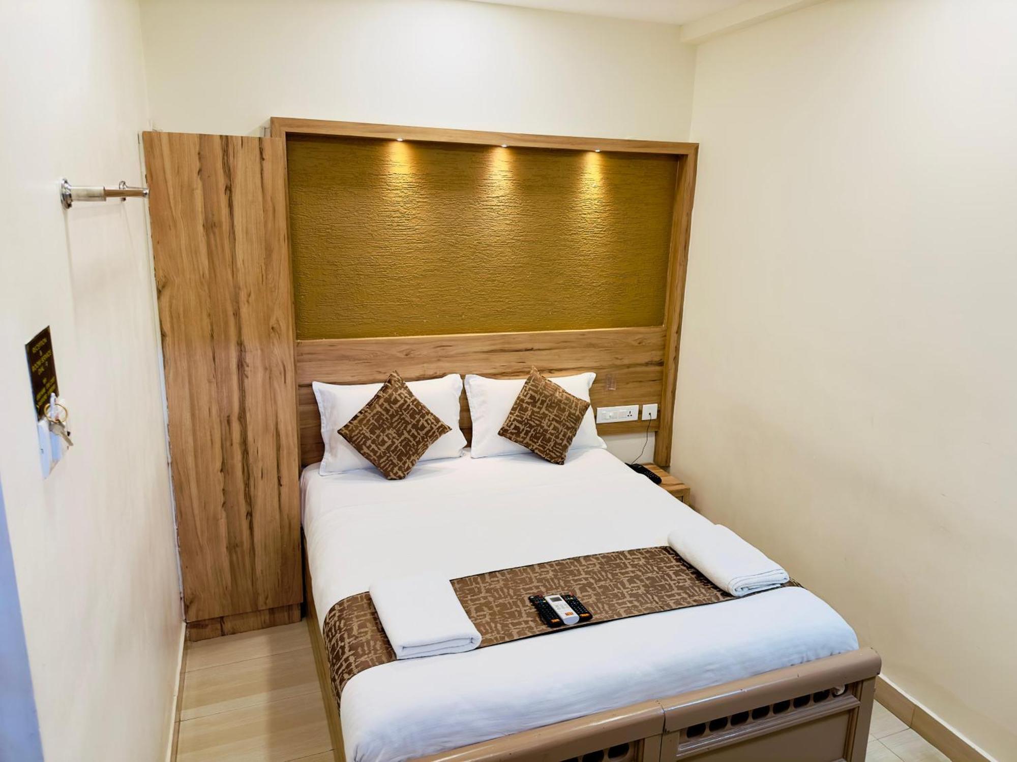 Stay Court - Business Class Hotel - Near Central Railway Station Chennai Ngoại thất bức ảnh